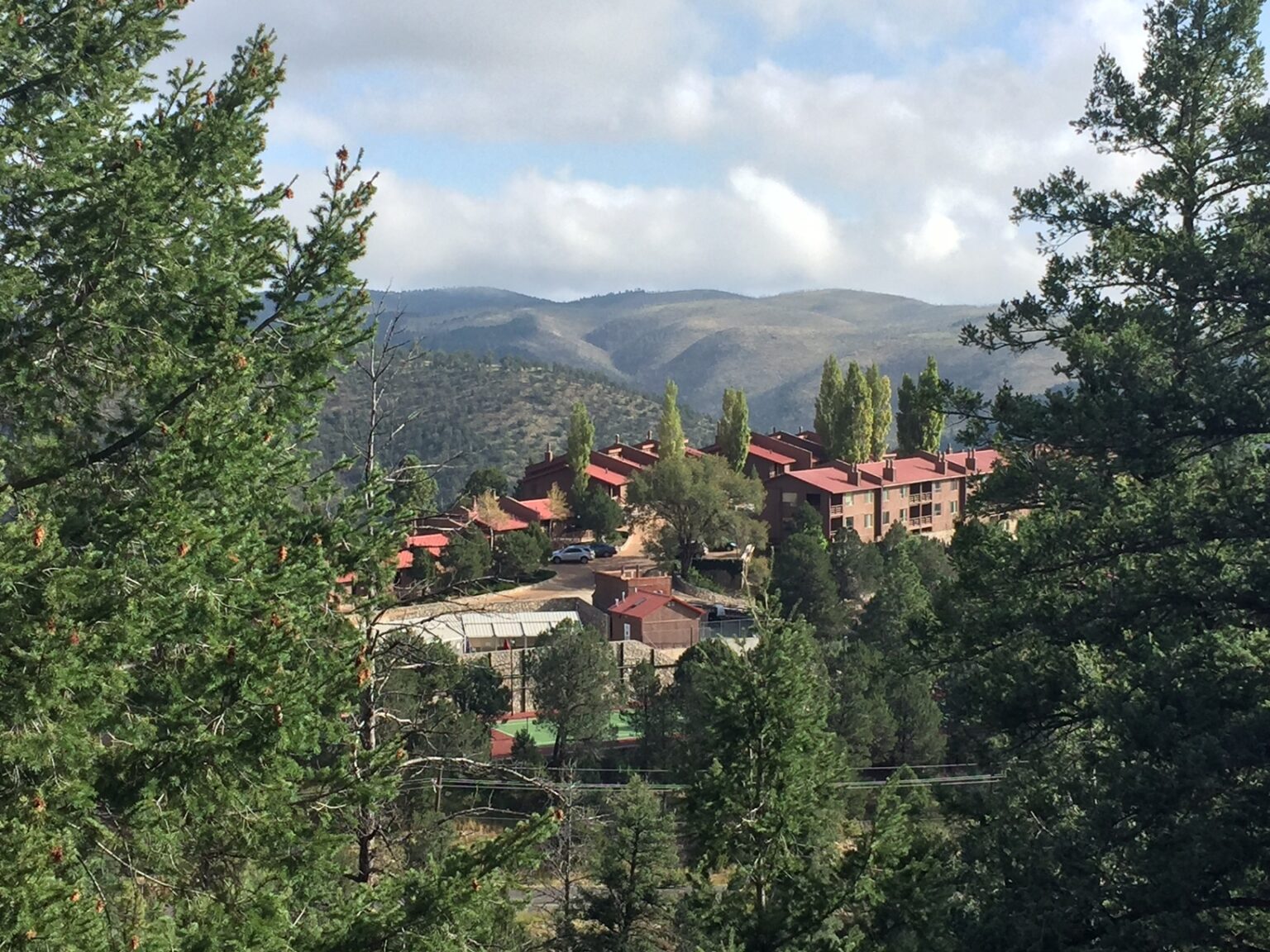 2 Bedroom Condo/7 nights(Just128 per night!) At Crown Point Condos In
